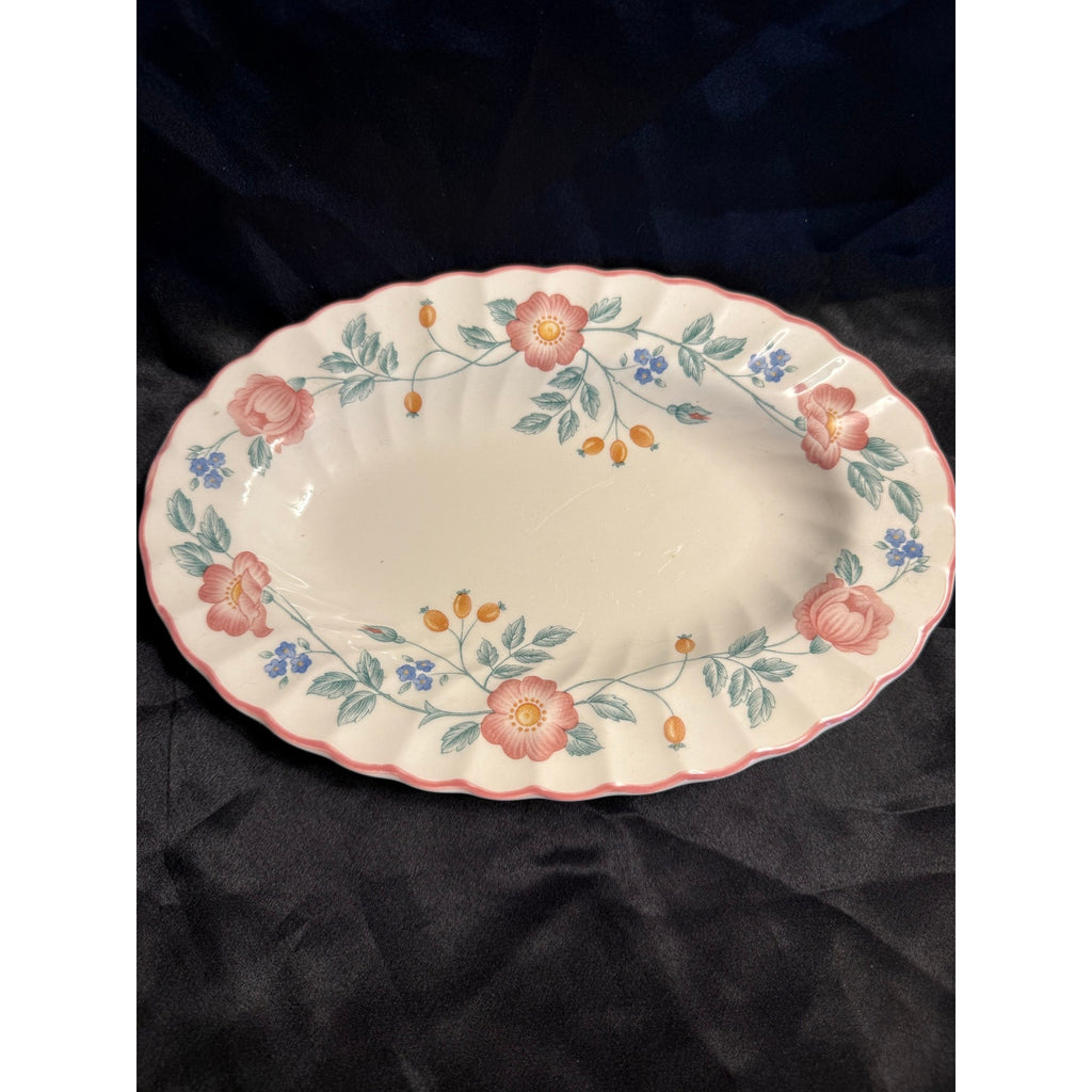 Vintage 90’s Churchill Briar Rose gravy boat and saucer set 9” Staffordshire England