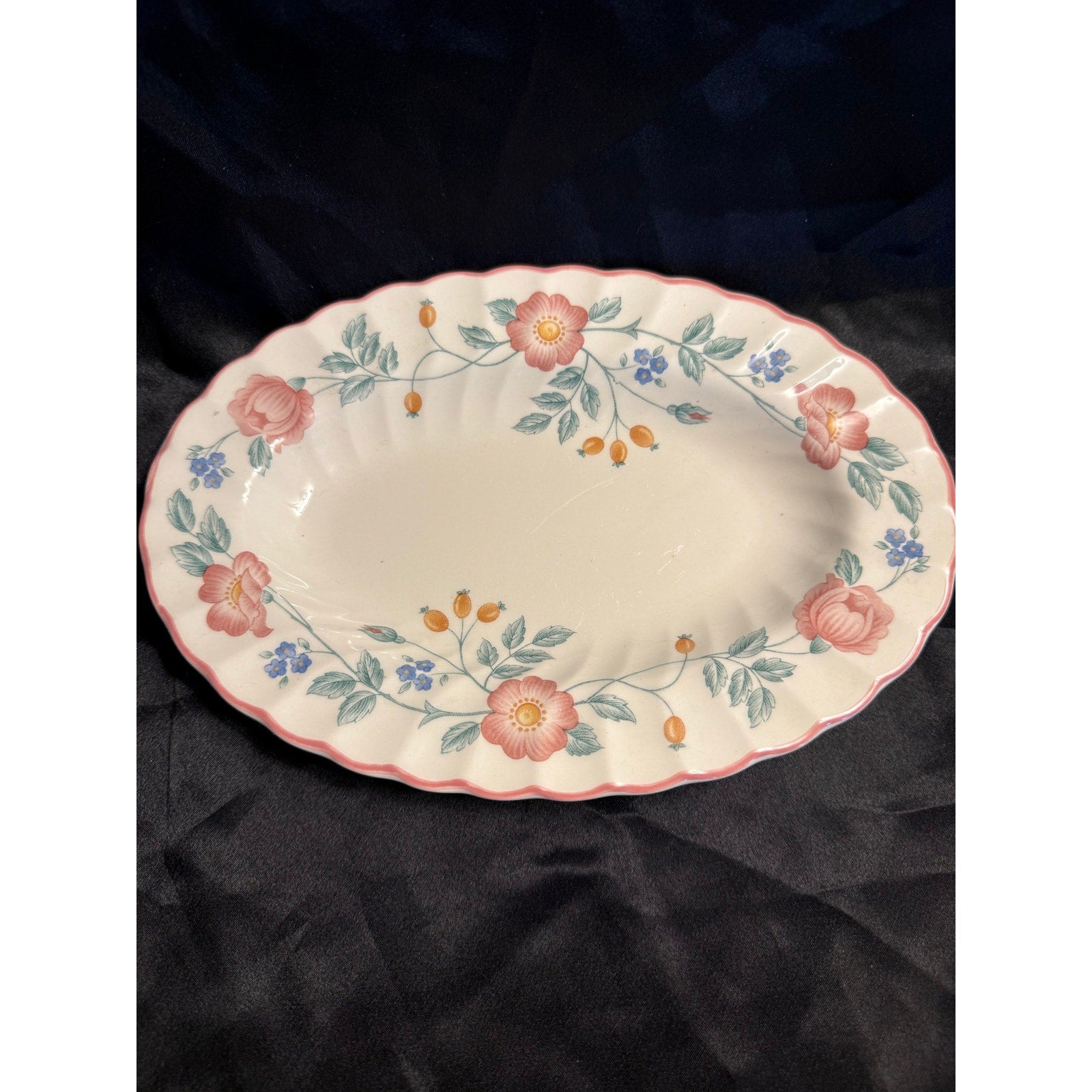 Vintage 90’s Churchill Briar Rose gravy boat and saucer set 9” Staffordshire England
