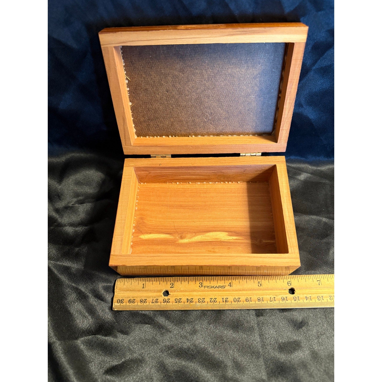 Vintage 80’s cedar jewelry trinket box with rose print crackle glaze 6”