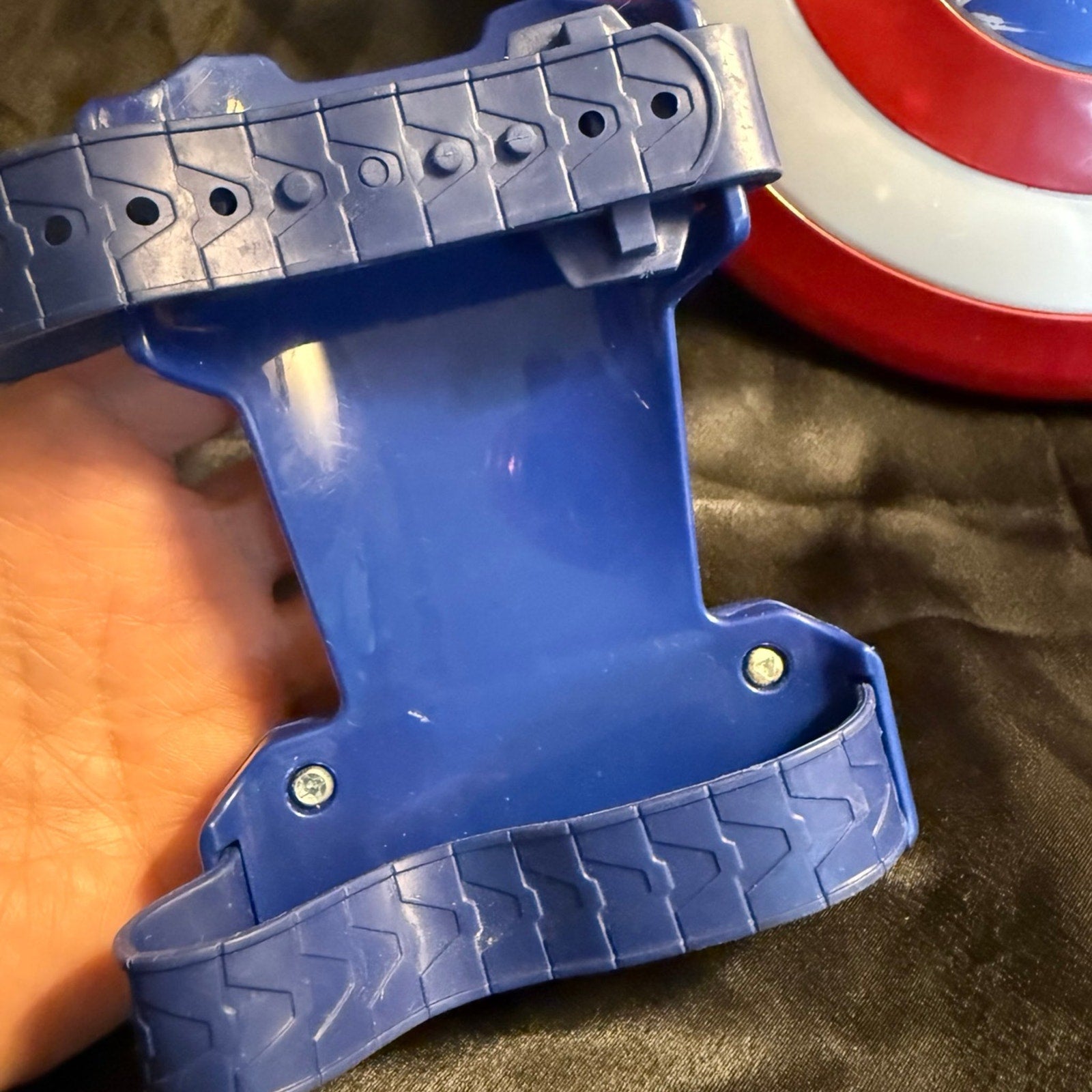 Marvel Avengers Captain America Magnetic Shield & Gauntlet 2015