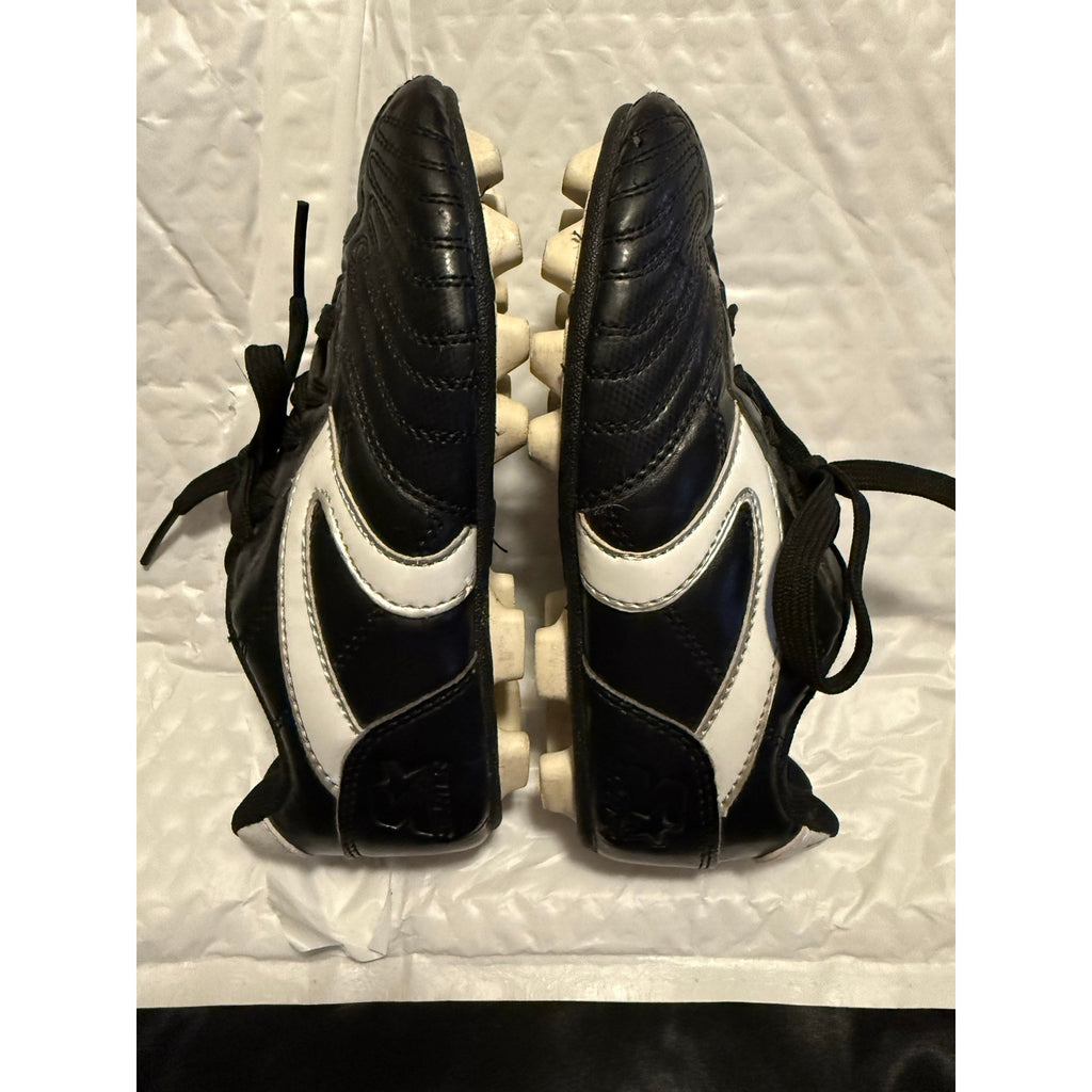 STARTER YOUTH UNISEX SIZE 13 SOCCER CLEATS BLACK AND WHITE PRE-OWNED VGC