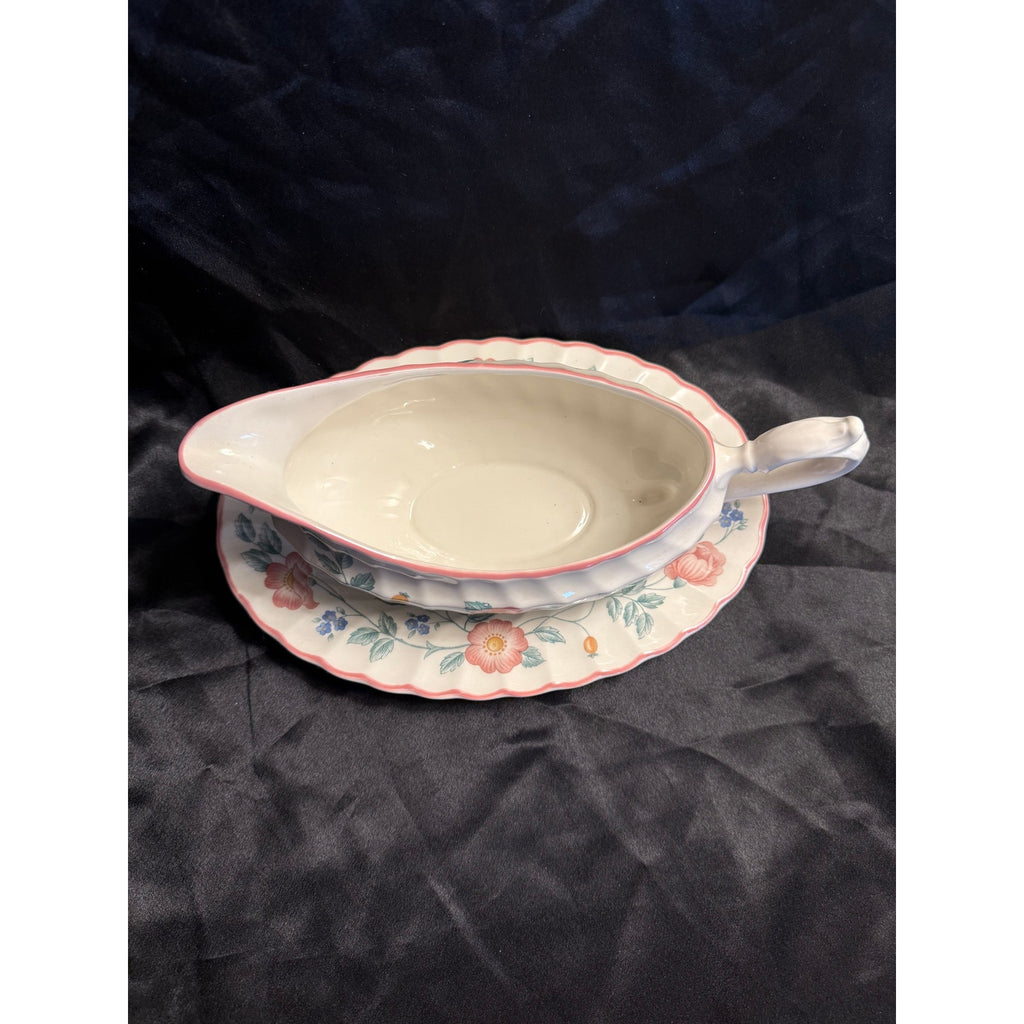 Vintage 90’s Churchill Briar Rose gravy boat and saucer set 9” Staffordshire England