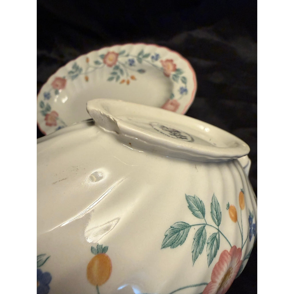 Vintage 90’s Churchill Briar Rose gravy boat and saucer set 9” Staffordshire England