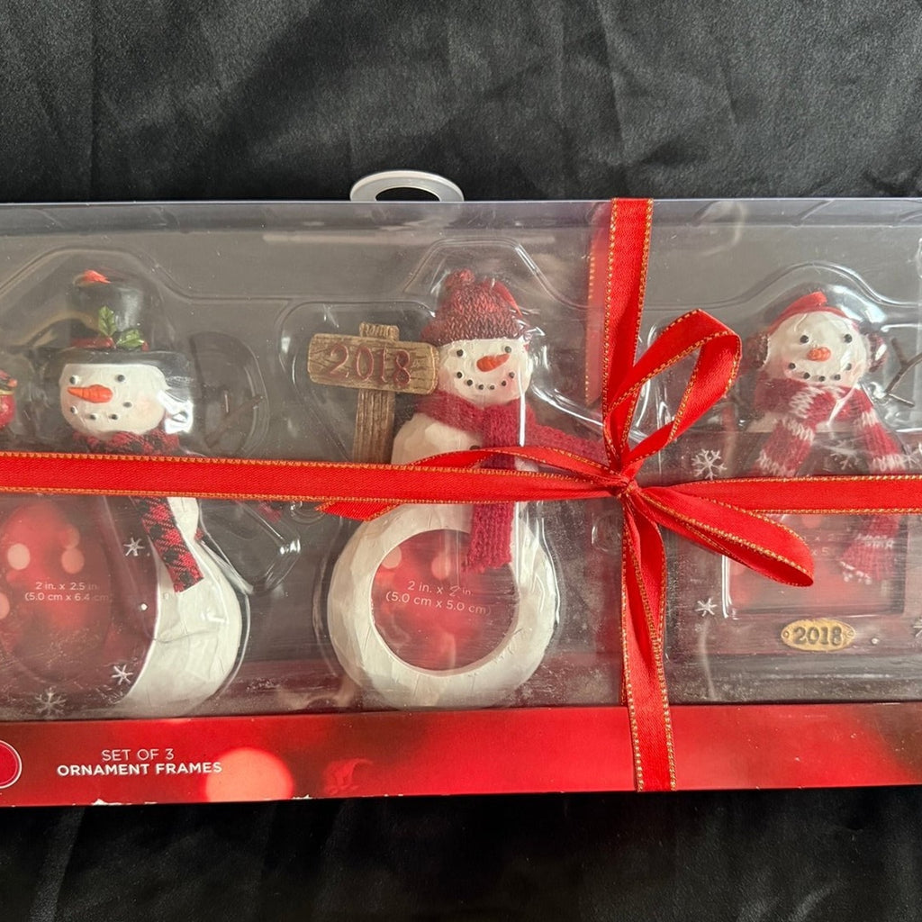 St. Nicholas Square resin Snowman Picture Frame Ornaments dated 2018
