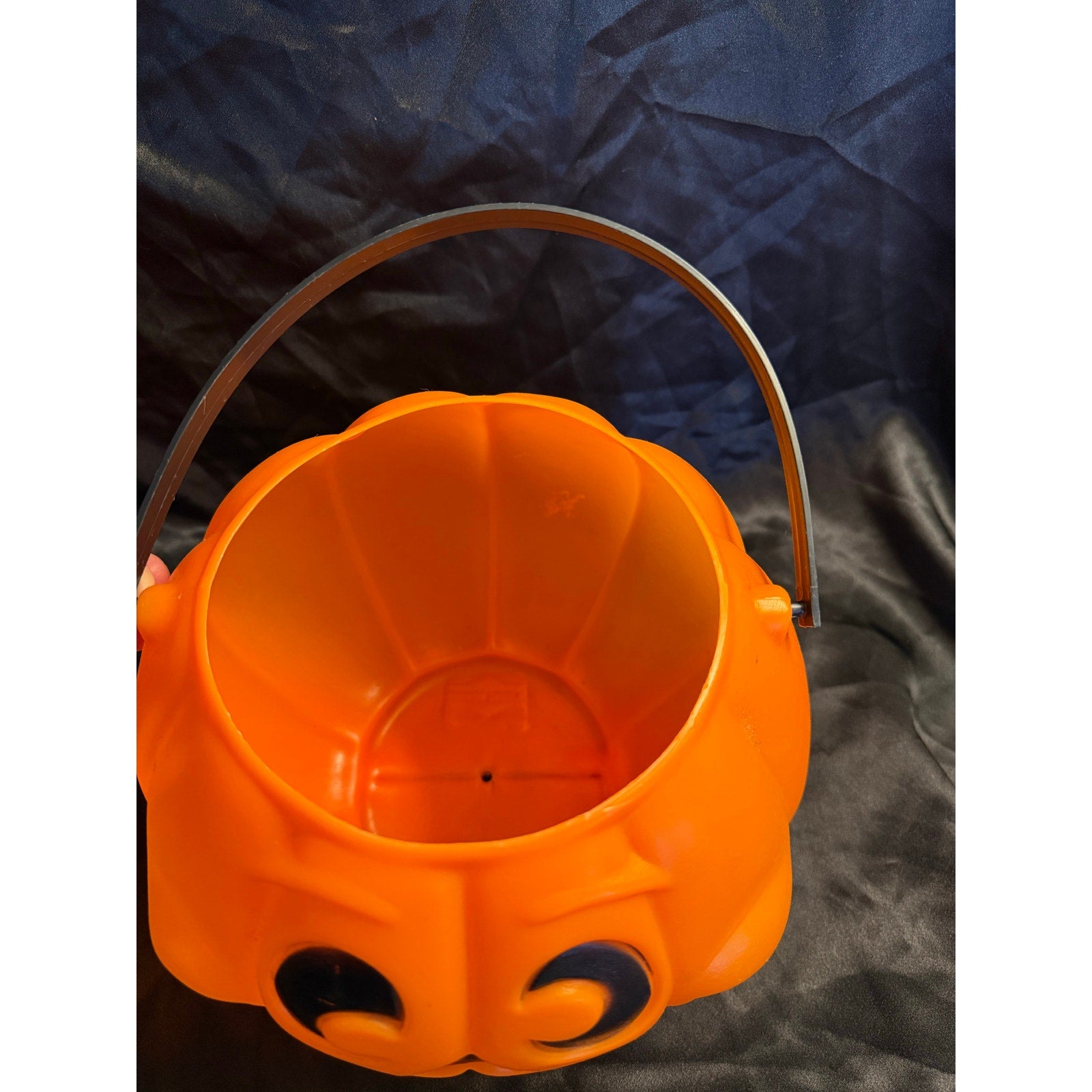 Vintage 90’s blow-mold Halloween trick-or-treat bucket EUC