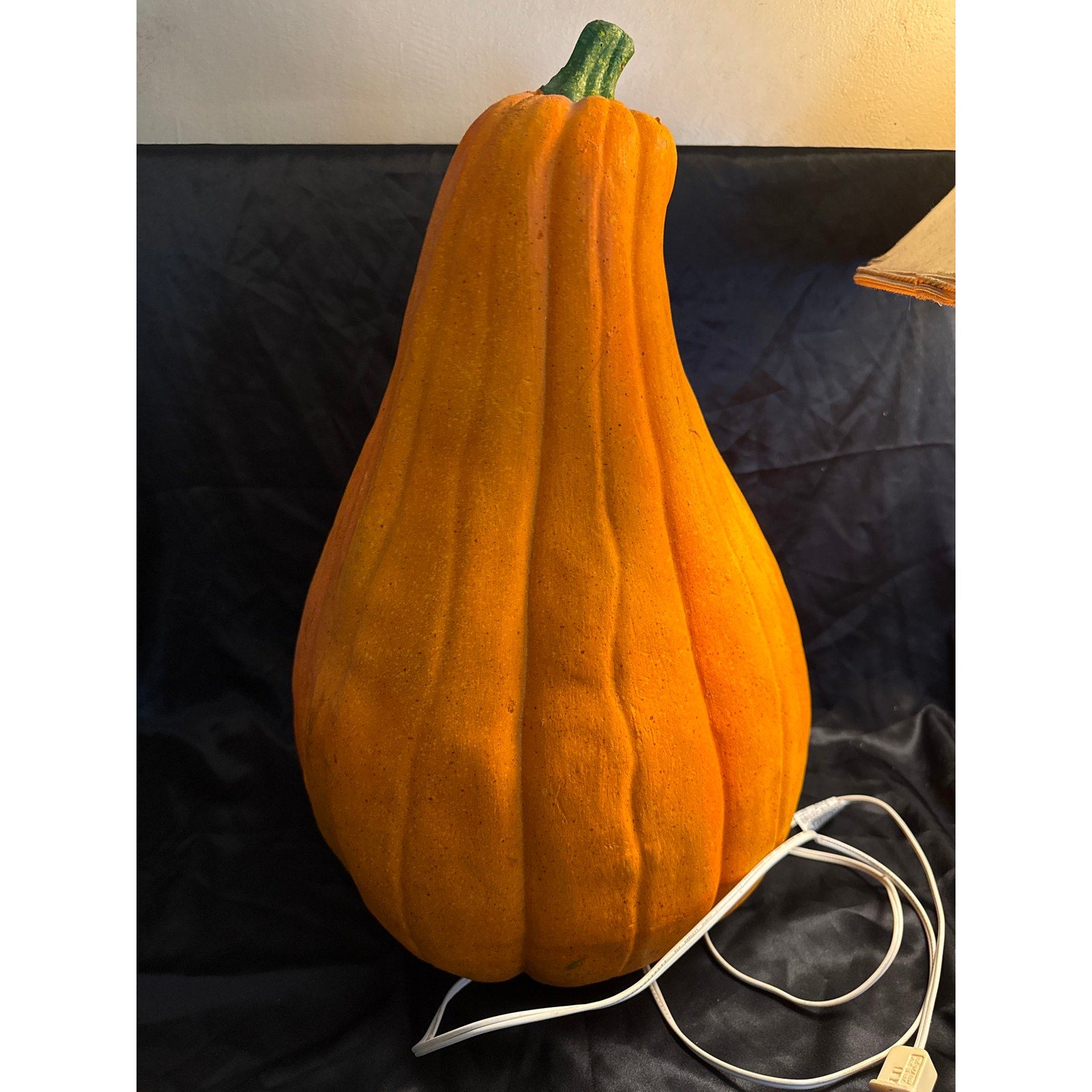 Vintage 90’s Large LIGHTED HALLOWEEN GOURD PUMPKIN FOAM BLOW MOLD 18” x 12” EUC