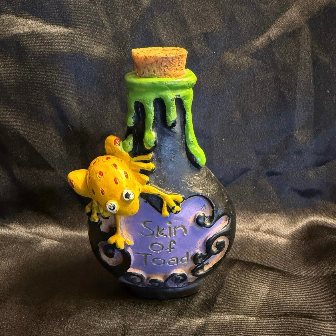 Decorative Resin Witchcraft Potion Bottle Skin Of Toad Spells 
4.5”