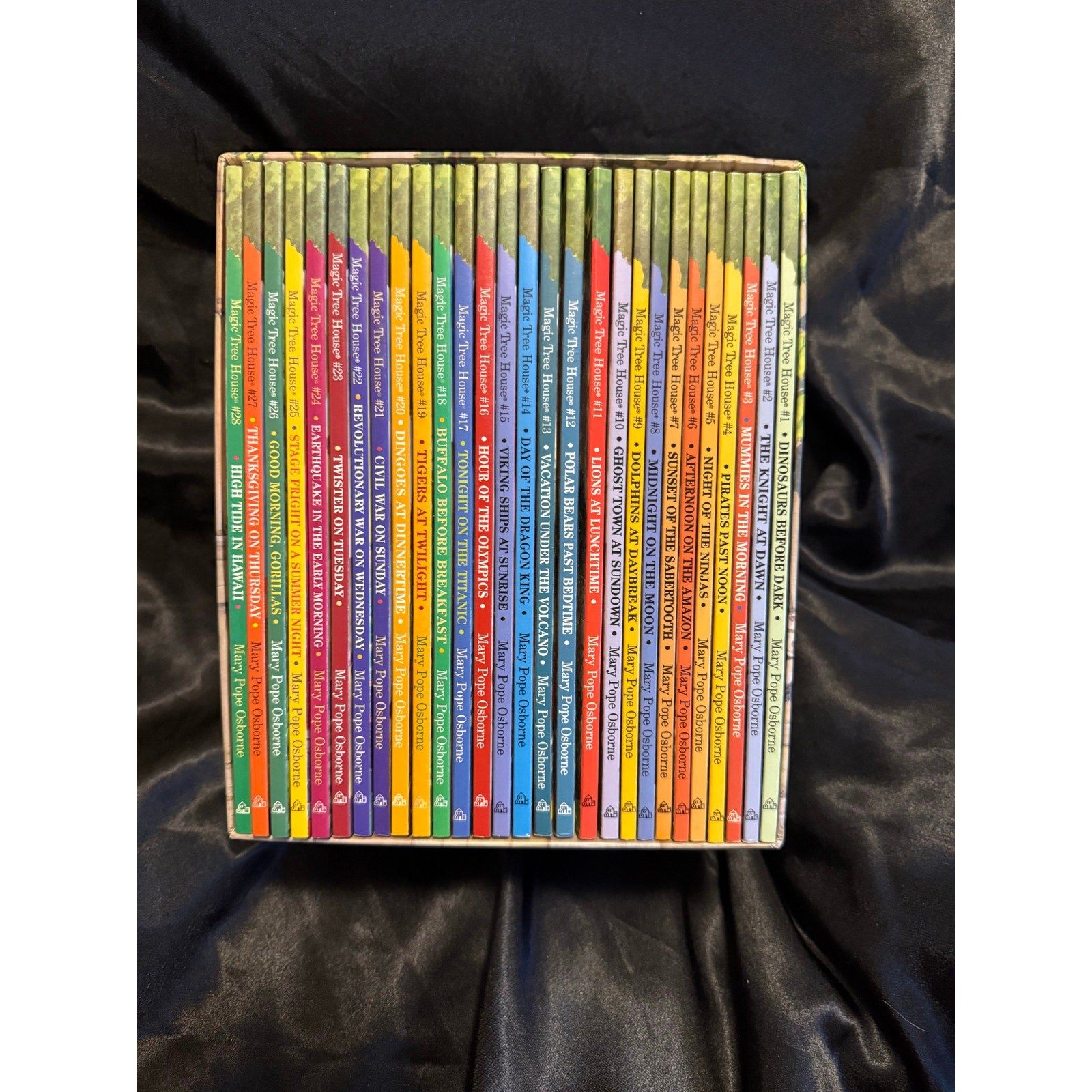 Magic Tree House 1–28 Box Set EUC + Timeline poster
