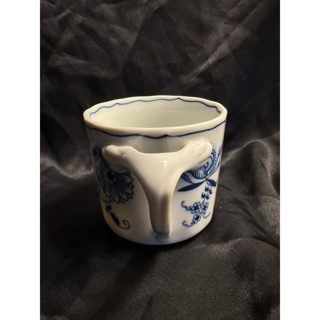 Vintage 50’s BLUE DANUBE BLUE ONION Design Coffee Mug Tripod Handle JAPAN 3.25”