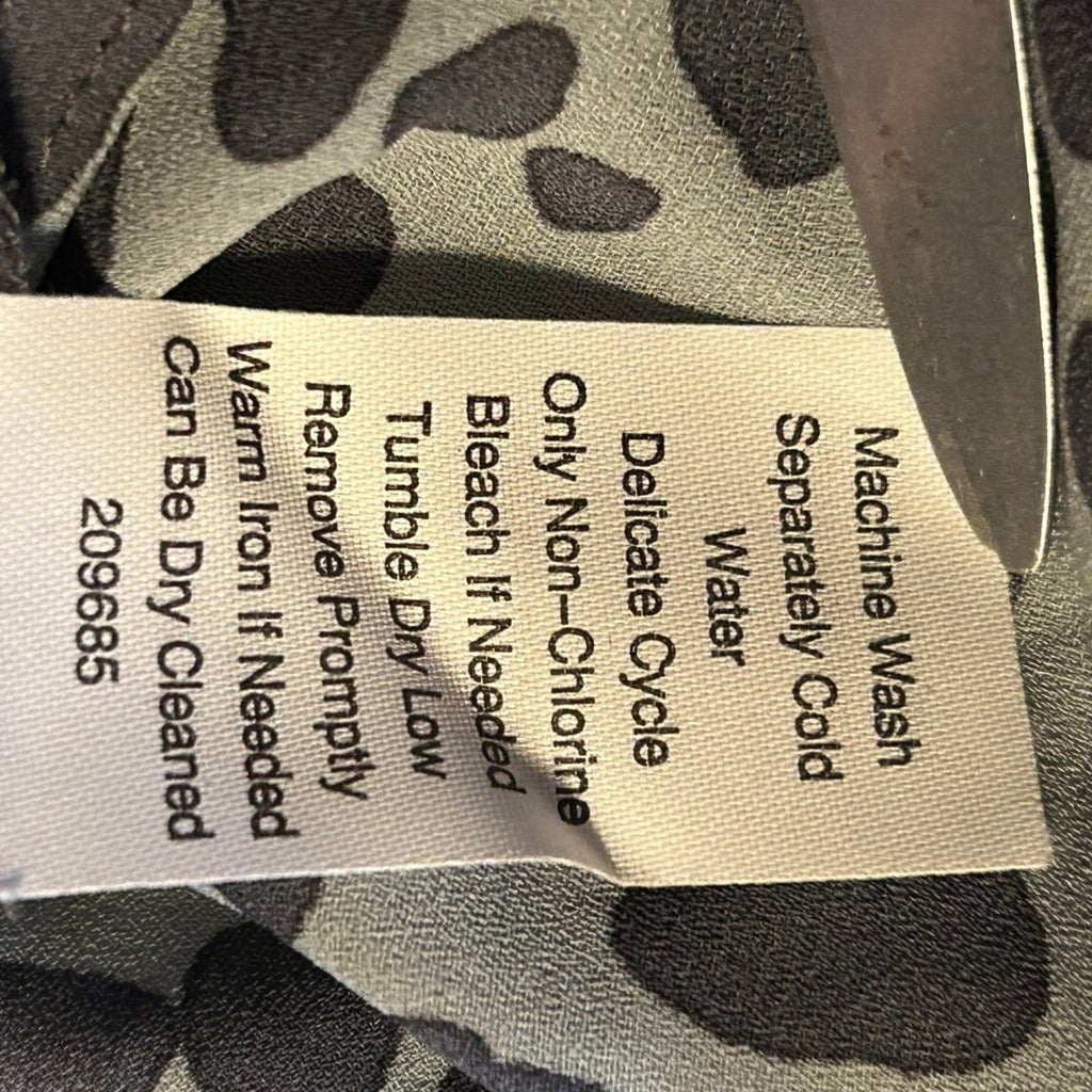 Cabi mini skirt with pockets Leopard print Women’s Size Small
