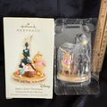 2007 Hallmark Keepsake Ornament Baby's 1st Christmas Winnie the Pooh Piglet New