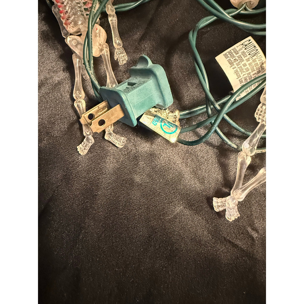 Vintage 90’s Halloween skeleton string lights still work all intact 6’
