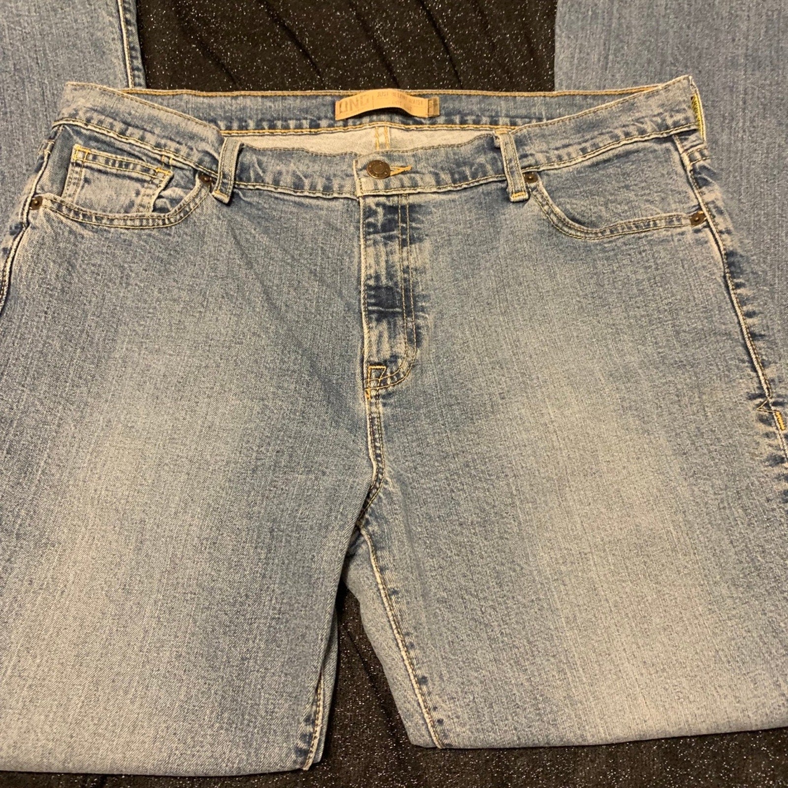 Old Navy Women’s Just Below the Waist Bootcut Jeans Size 16 Regular