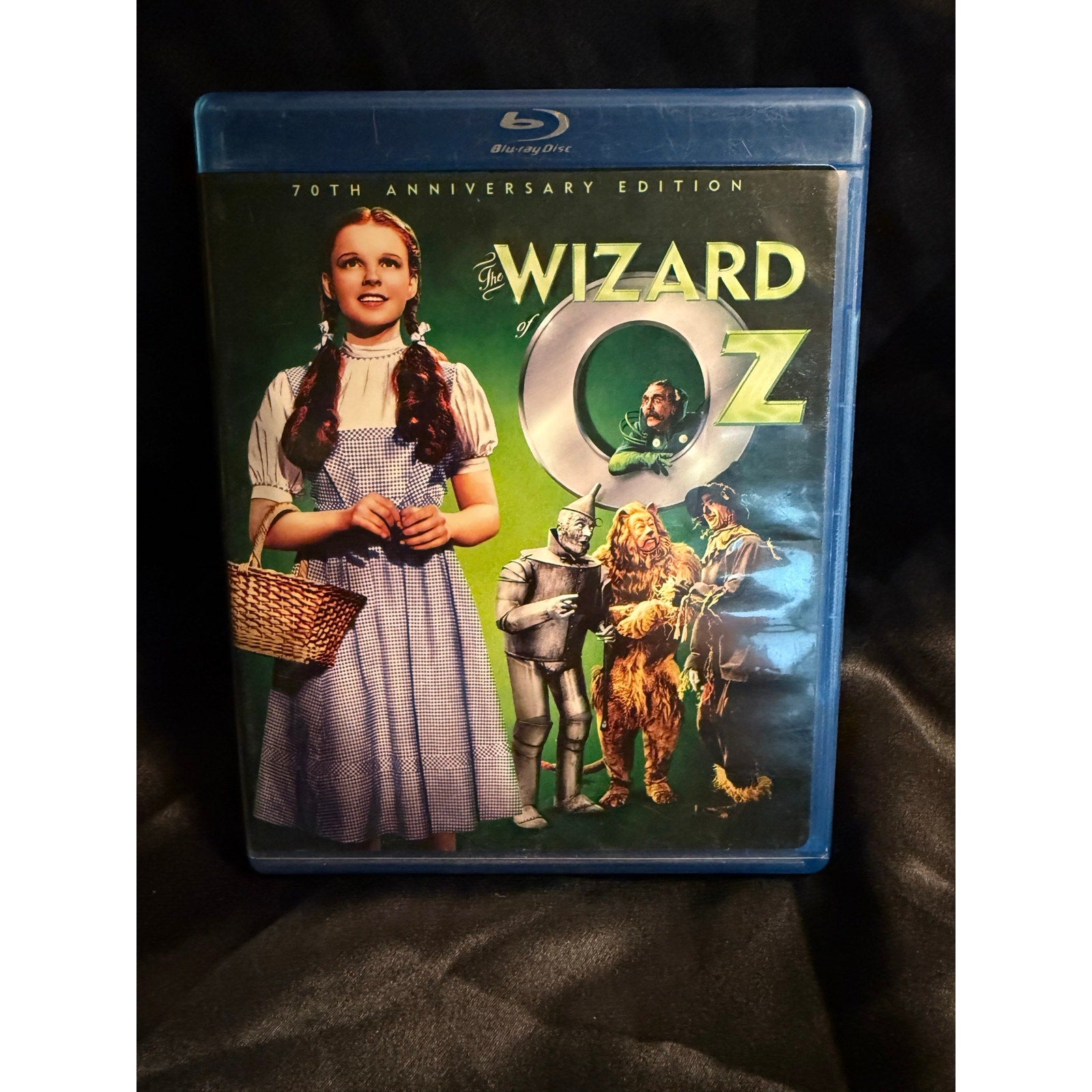 The Wizard of Oz 70th Anniversary blu-ray special features munchkins Dorothy Witches classic