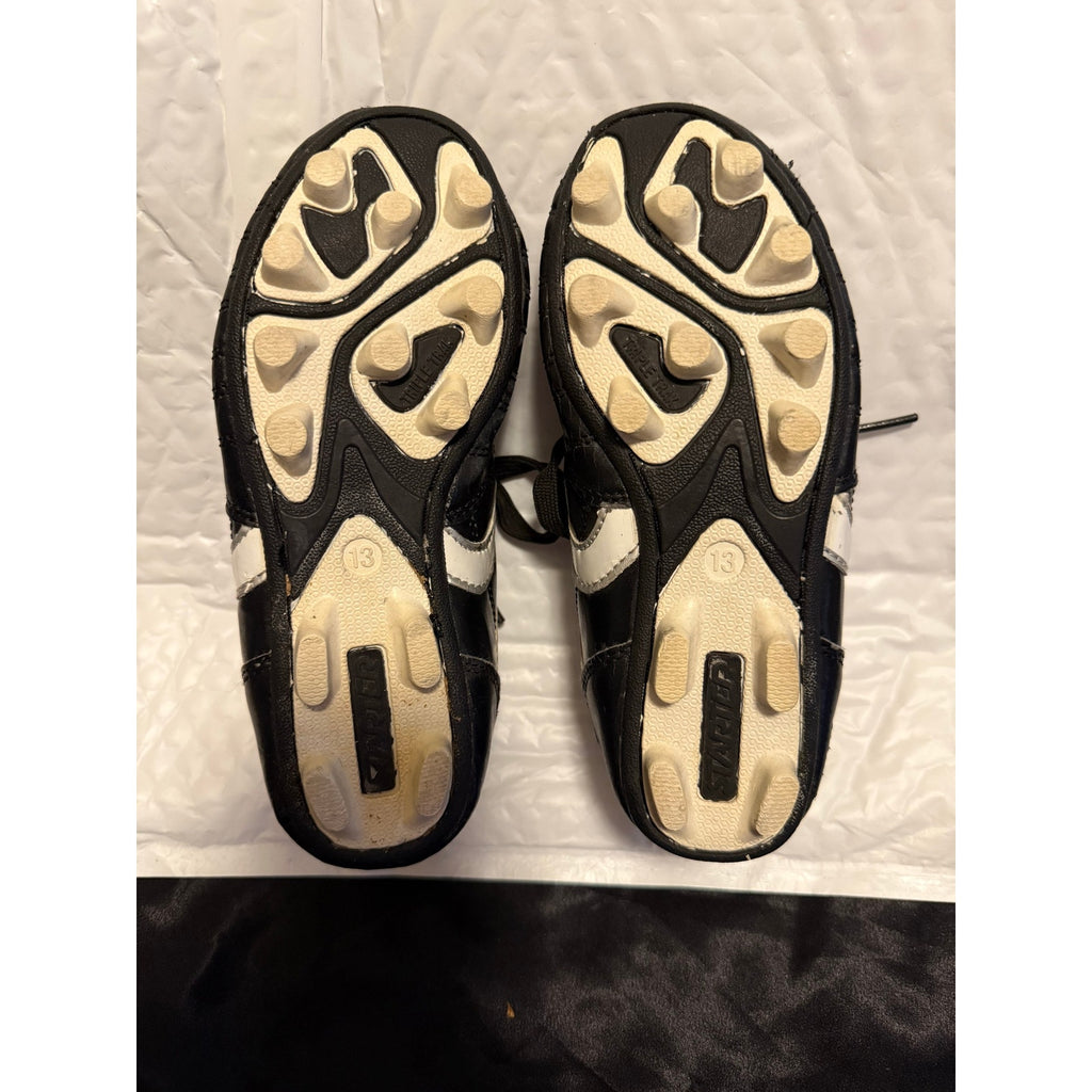 STARTER YOUTH UNISEX SIZE 13 SOCCER CLEATS BLACK AND WHITE PRE-OWNED VGC