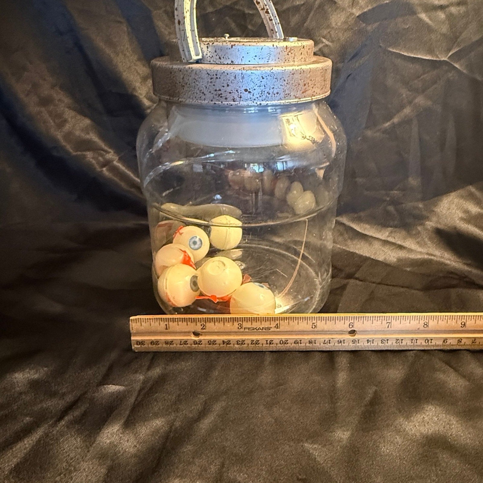 Vintage 2004 Doctor Shivers Animated Lighted Jar of Eyeballs