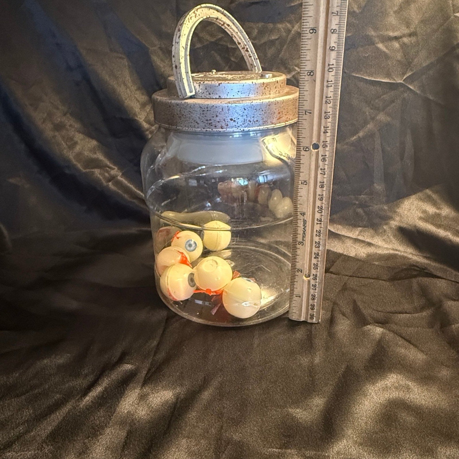 Vintage 2004 Doctor Shivers Animated Lighted Jar of Eyeballs