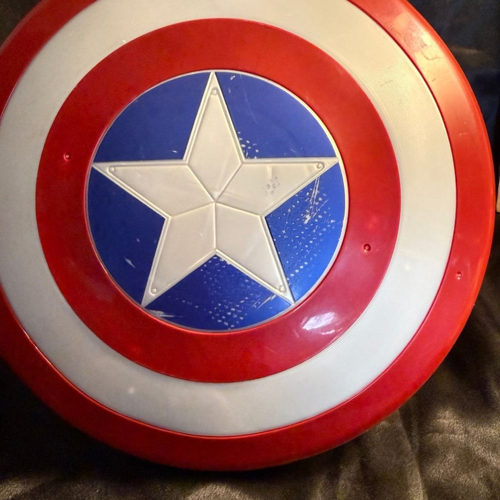 Marvel Avengers Captain America Magnetic Shield & Gauntlet 2015