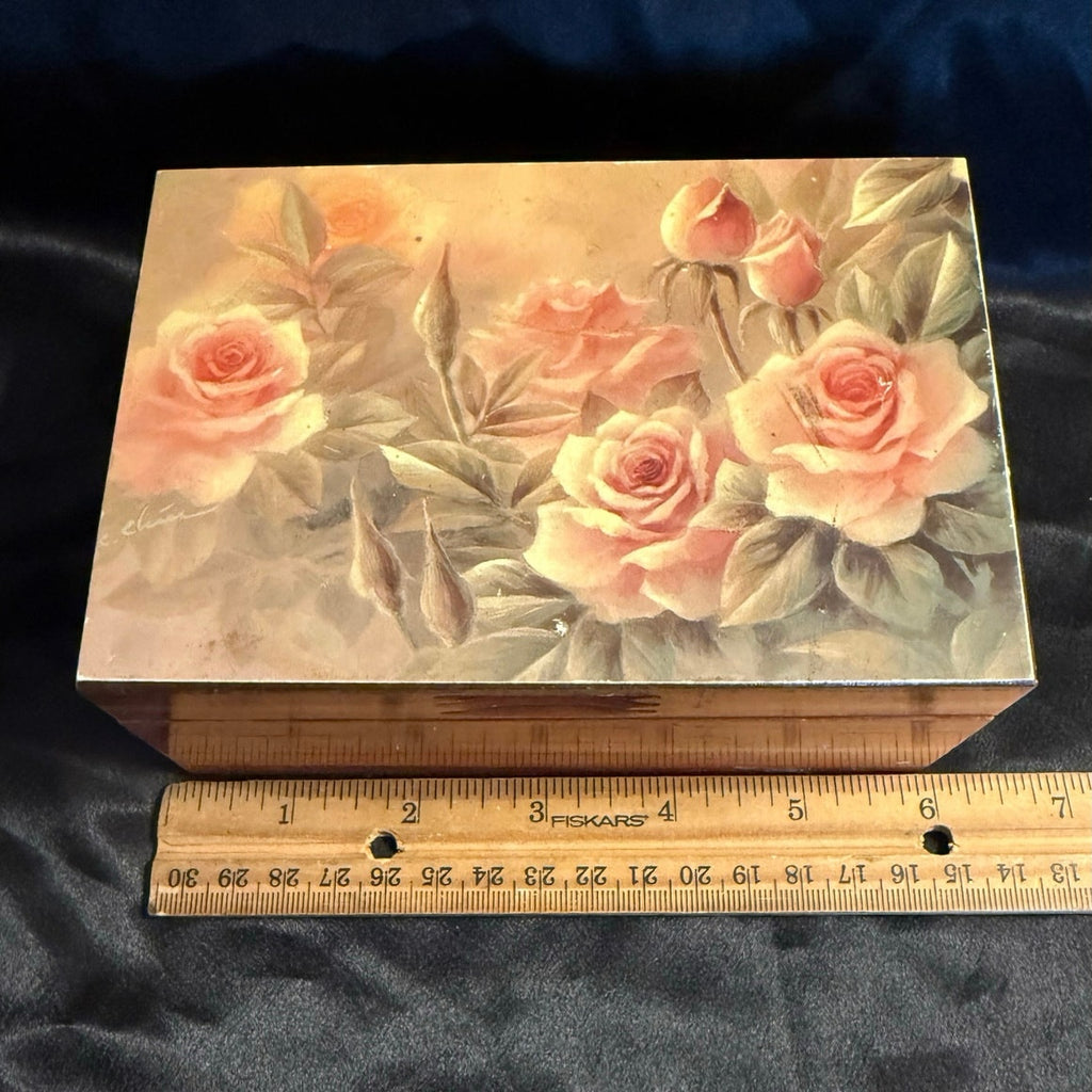 Vintage 80’s cedar jewelry trinket box with rose print crackle glaze 6”