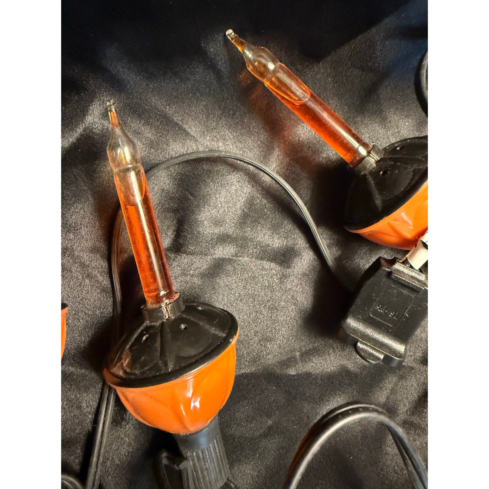 Vintage 00’s Halloween bubble string lights