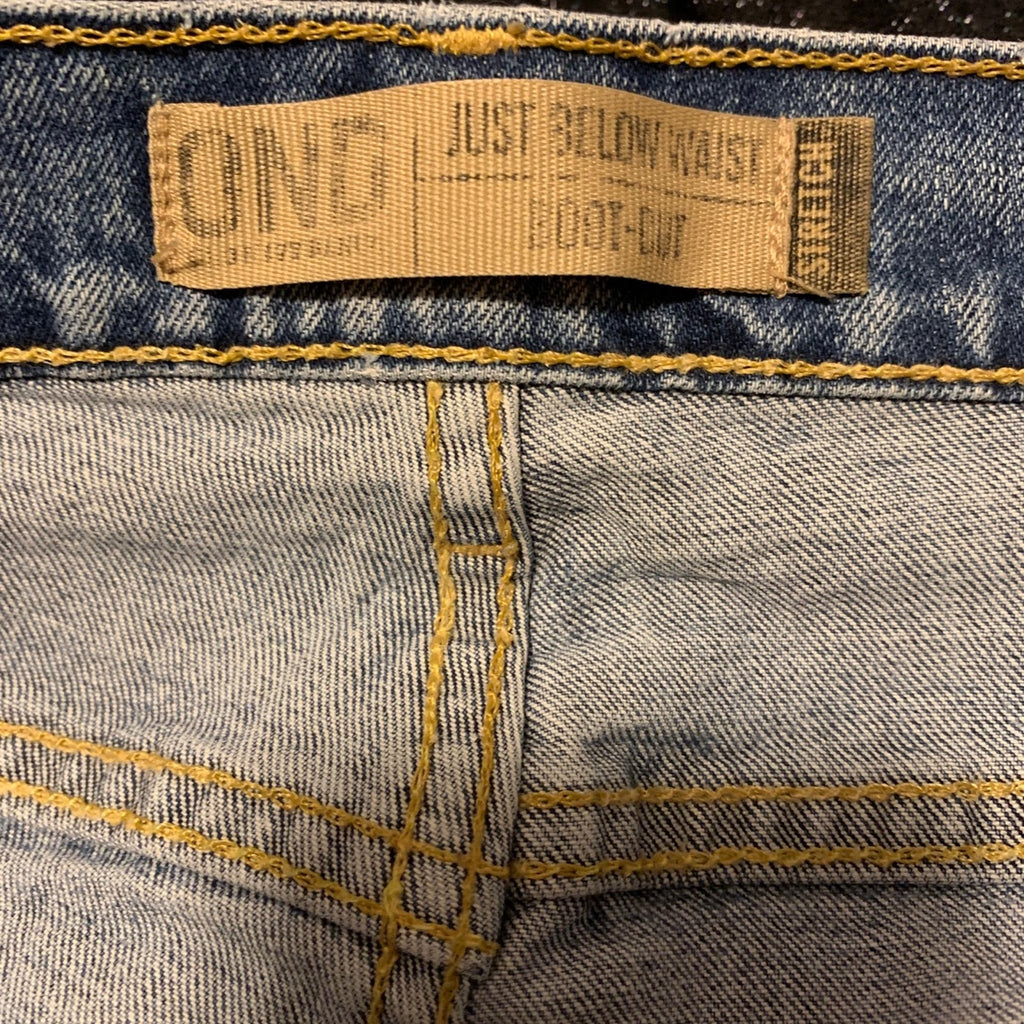 Old Navy Women’s Just Below the Waist Bootcut Jeans Size 16 Regular
