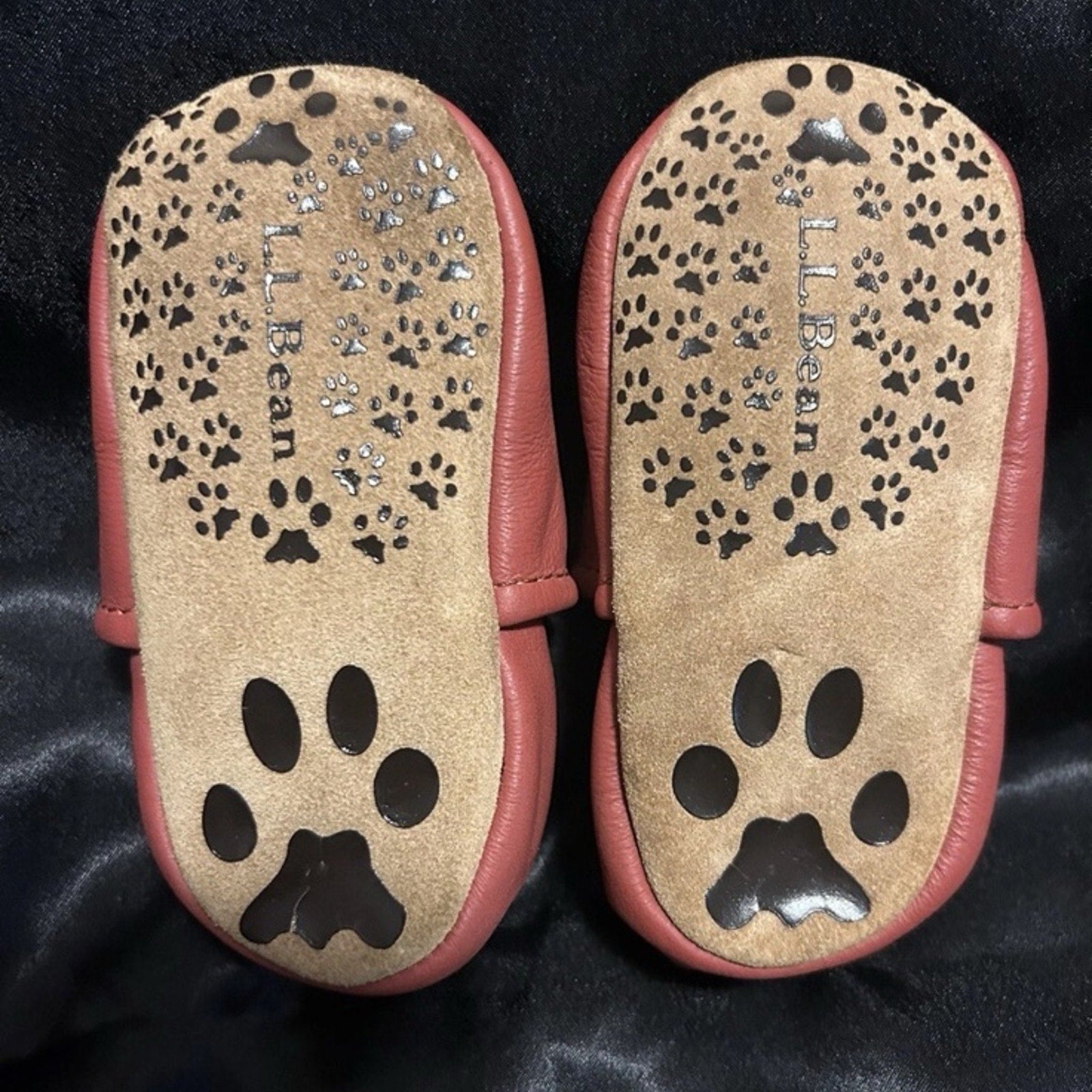L.L. Bean Leather Slip On Crib Shoes Size 0-6 Months hedgehog