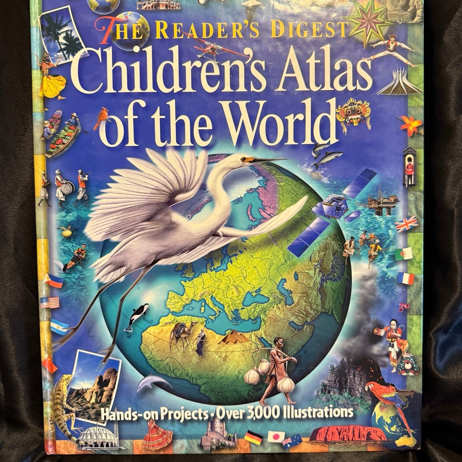 Readers digest Children’s Atlas of the world hardcover large detailed book