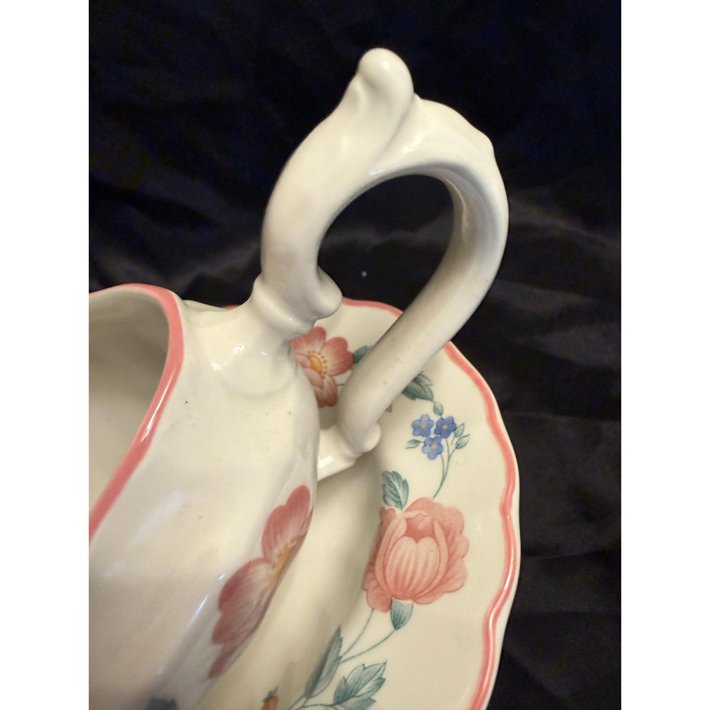 Vintage 90’s Churchill Briar Rose gravy boat and saucer set 9” Staffordshire England