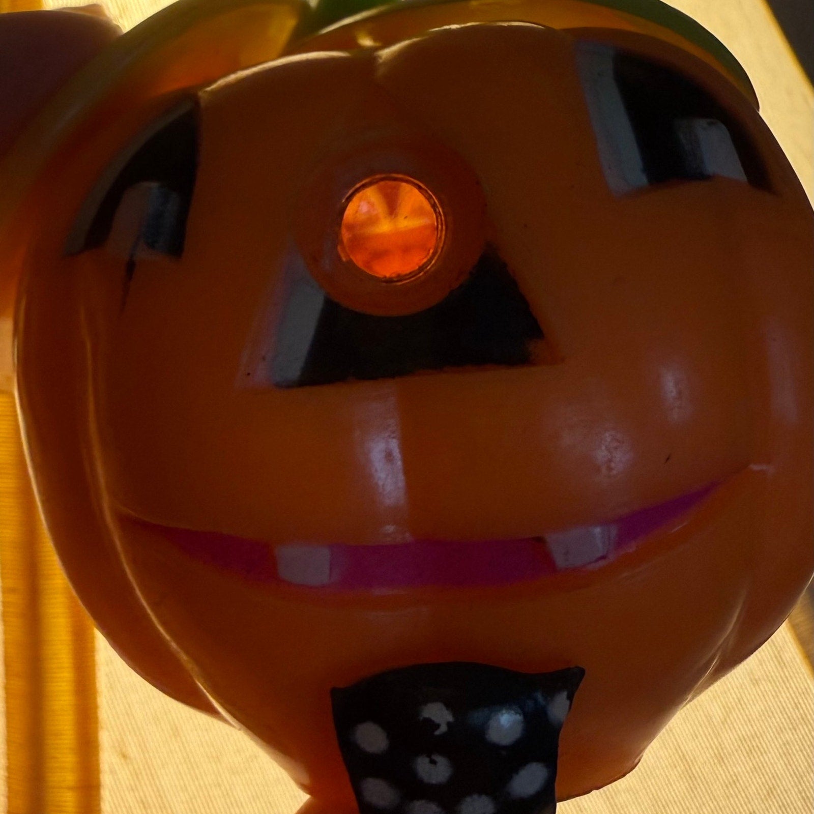 Vintage 1970’s Fun World Jack-o-lantern slideshow viewer